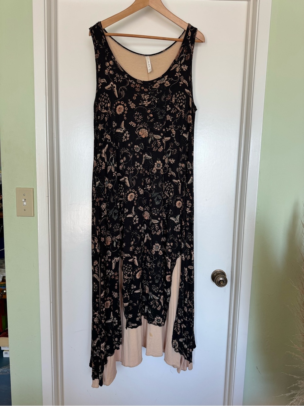 High-Low Sleeveless Floral Midi Dress in Black and Beige